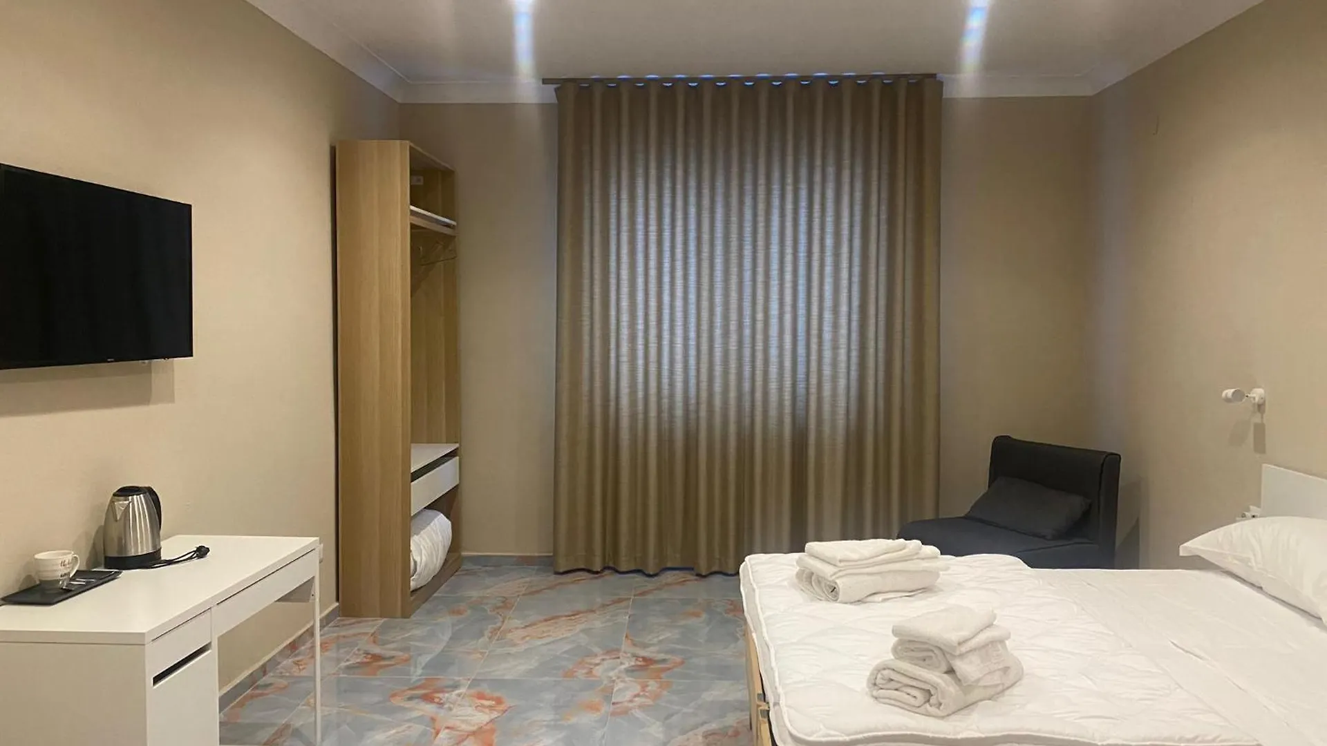 Business House Hotel Naples 0*,  Italy